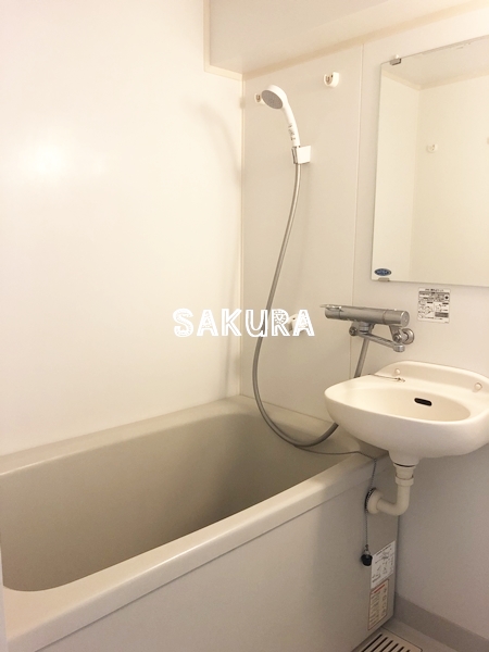 バス・シャワールーム　ご家族や長時間入浴に便利な追い炊き機能付きです♪