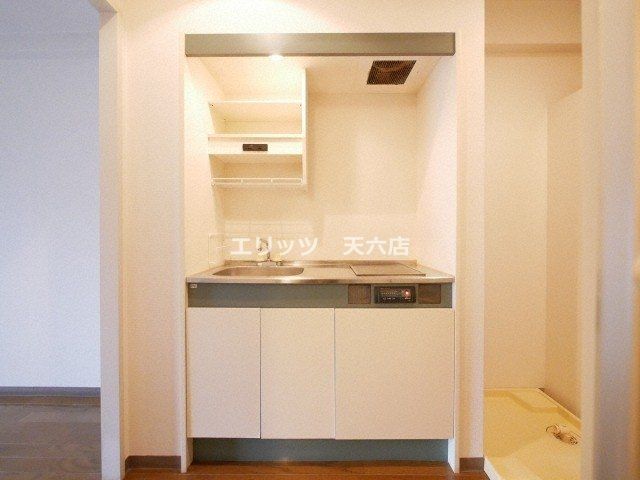 キッチン　下駄箱