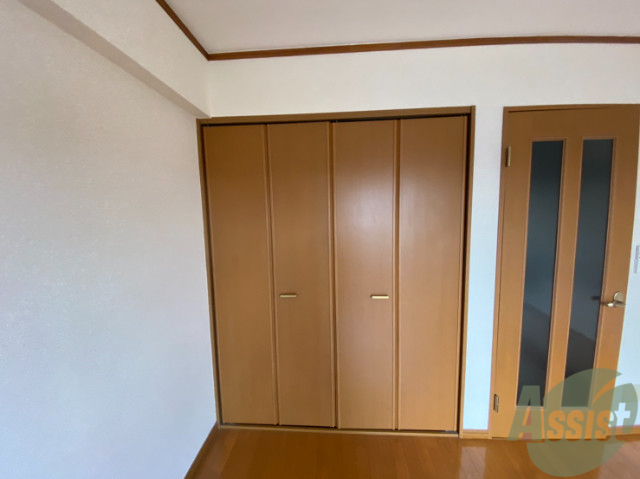 収納　収納はこちらのクローゼットをお使いください。