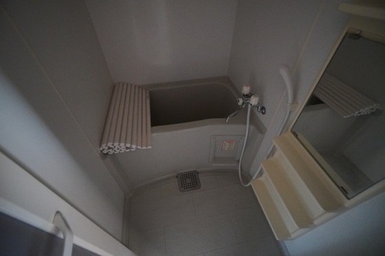 バス・シャワールーム　※別部屋の写真です