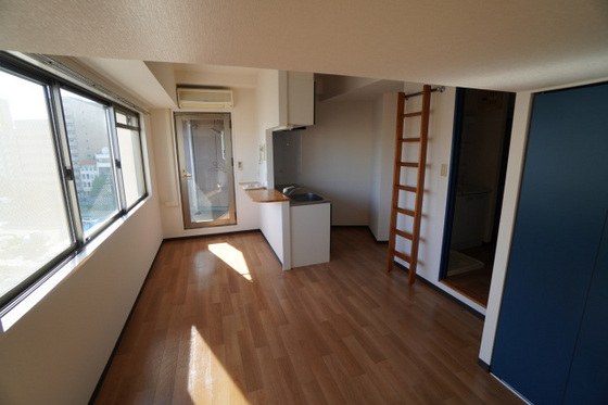 居室・リビング　※別部屋の写真です