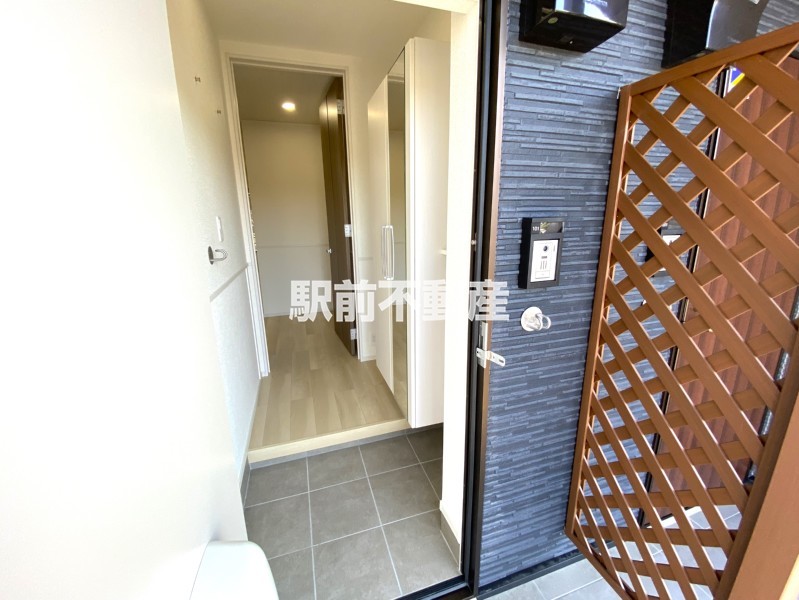 玄関　同建物別部屋