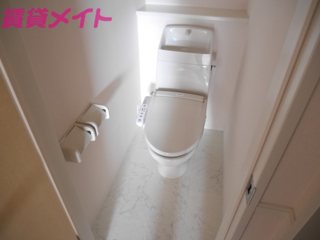 トイレ　同型参考写真