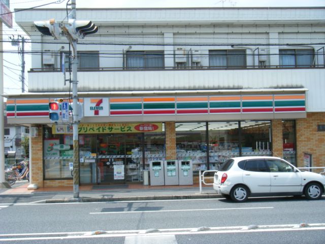 コンビニ　セブンイレブン（コンビニ）まで390m
