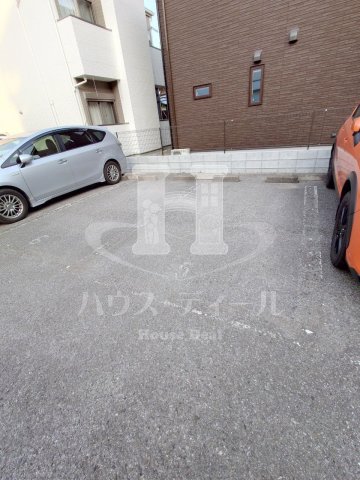 駐車場　車をお持ちの方に嬉しい駐車場付きの物件です