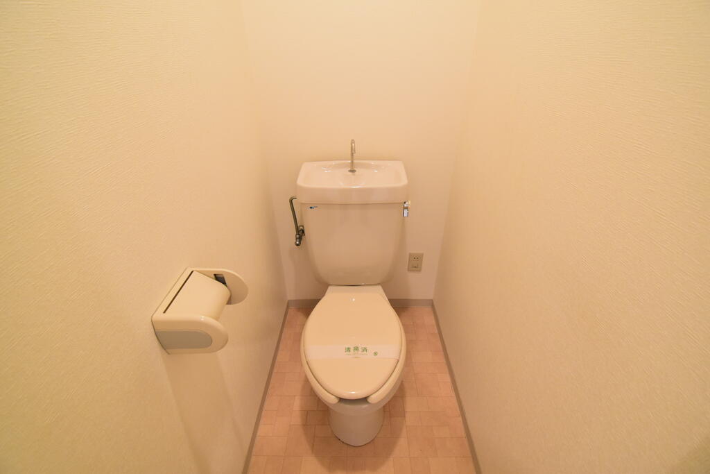 トイレ　※同建物の別のお部屋の写真です。（温水洗浄便座設置予定）