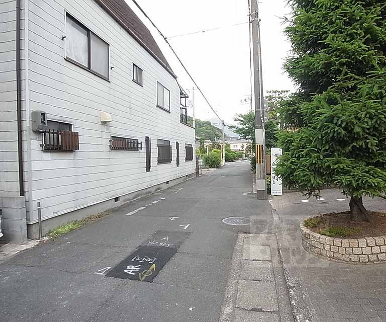 その他　前面道路です。