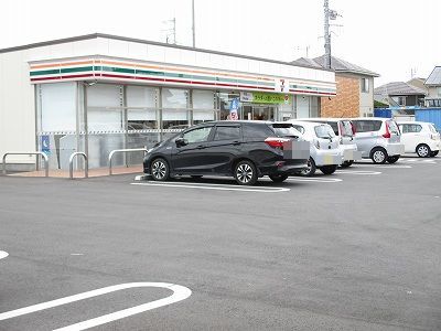 コンビニ　セブンイレブン前橋駒形町店（コンビニ）まで550m