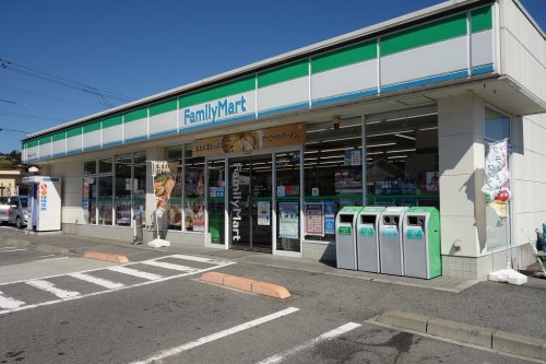 コンビニ　ファミリーマート 呉焼山バイパス店（コンビニ）まで613m