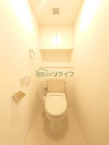 トイレ　別部屋のお写真です。家具は付きません。