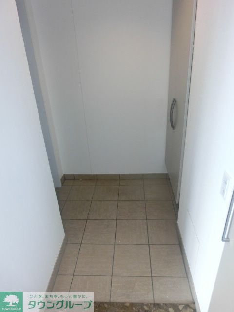 玄関　玄関下駄箱あり