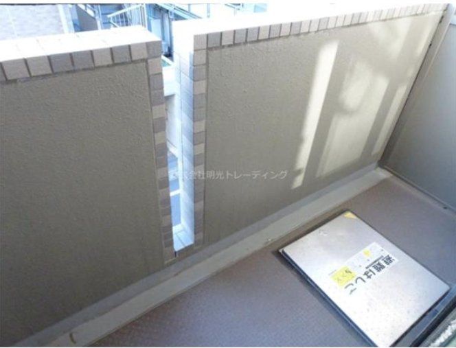 バルコニー　※同タイプの別のお部屋です。