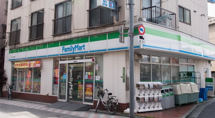 コンビニ　ファミリーマート新三河島駅前店（コンビニ）まで119m