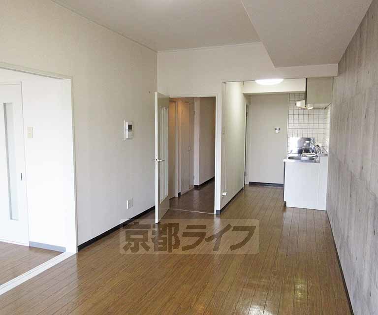 居室・リビング　奥行きのあるお部屋・