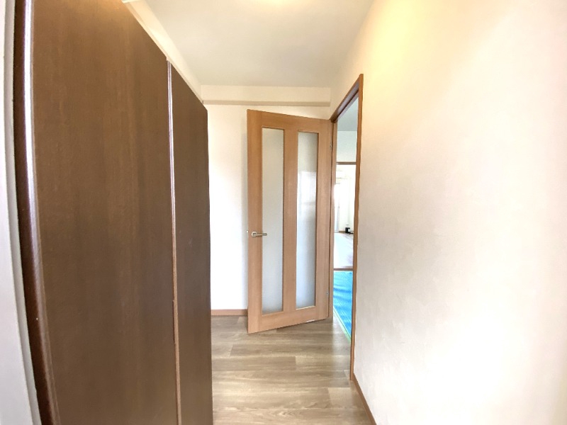 玄関　玄関を一歩入ると・・・こんな感じです。