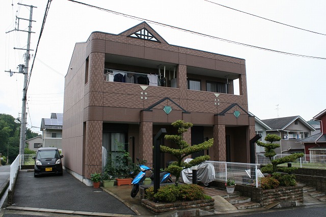 建物外観　落ち着いた雰囲気の外観です
