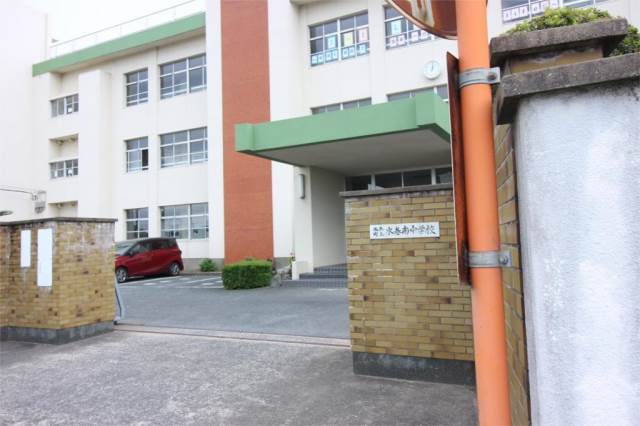 中学校　水巻町立水巻南中学校（中学校）まで1093m