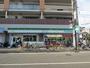 コンビニ　ファミリーマート服部駅前店（コンビニ）まで165m