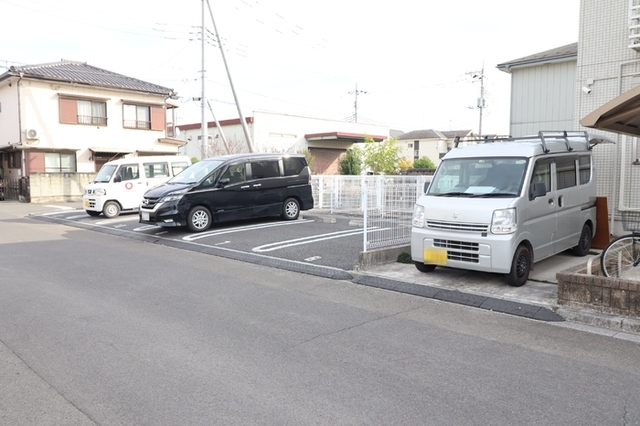 駐車場　駐車場