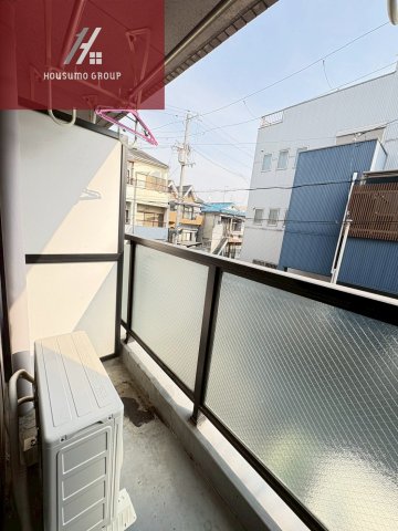 バルコニー　暖かな日差しのふりそそぐバルコニー