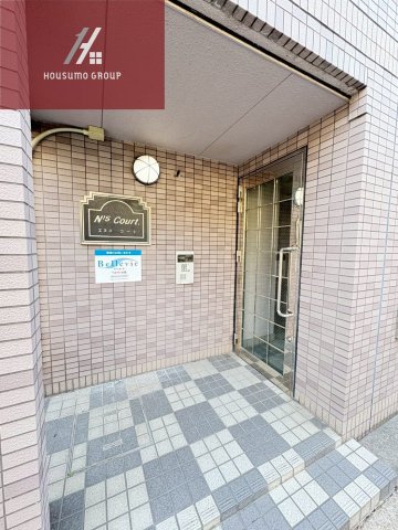 エントランス　落ち着いたエントランスです