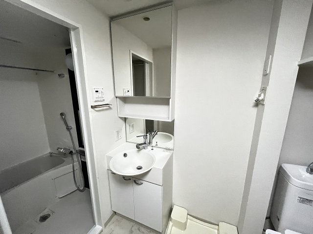 洗面設備　広い洗面スペース