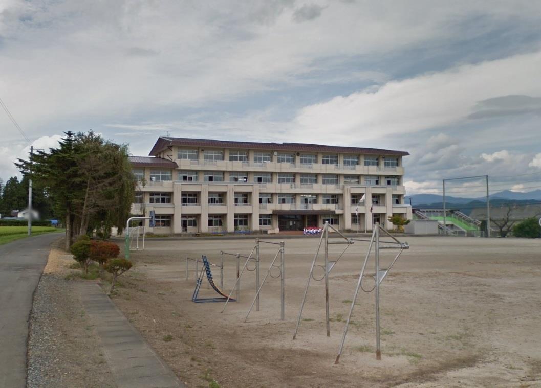 小学校　花巻市立八幡小学校（小学校）まで1507m
