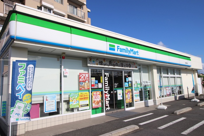 コンビニ　ファミリーマート　恩間店（コンビニ）まで58m