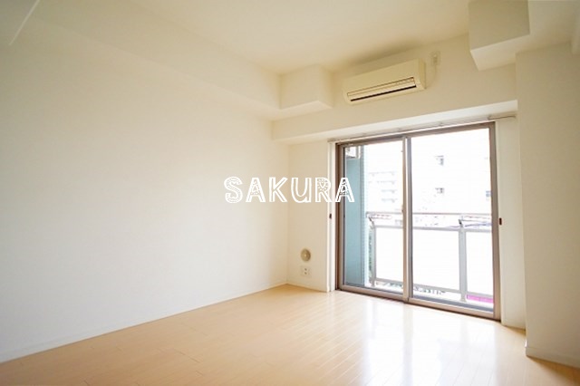 居室・リビング　開放感のあるゆったりとしたお部屋です♪