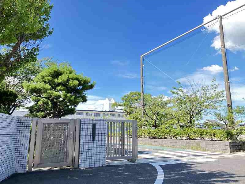 小学校　高木瀬小学校（小学校）まで912m