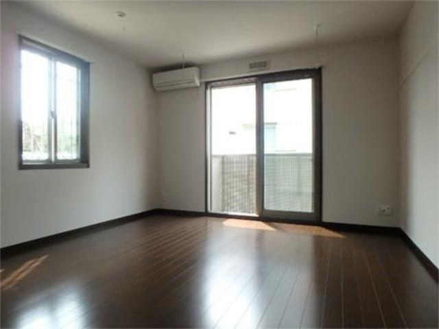 居室・リビング　２面採光の明るいお部屋です
