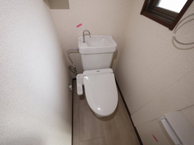 トイレ　トイレもきれいです