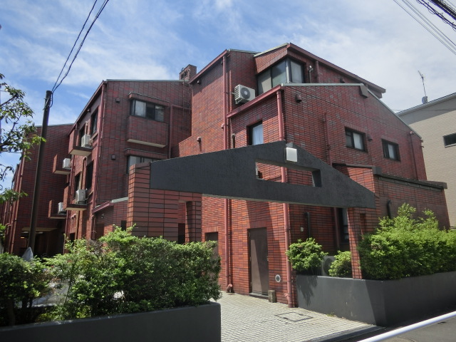 建物外観　鉄筋コンクリート造3階建マンション♪