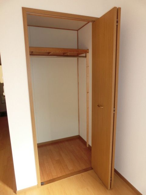 収納　奥行きのあるクローゼット。
