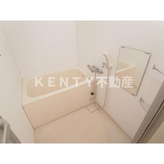 バス・シャワールーム　落ち着いた空間のお風呂です