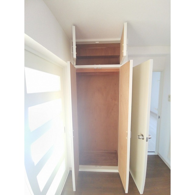 収納　写真は別の部屋のものです
