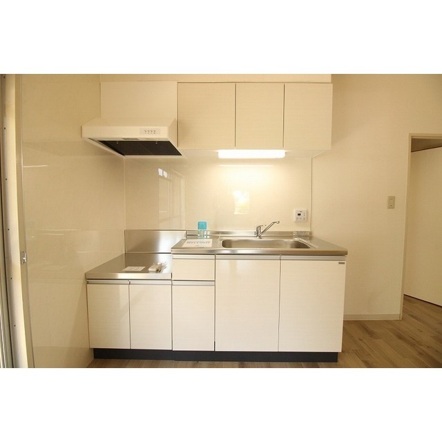 キッチン　写真は別の部屋のものです