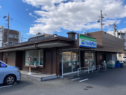 コンビニ　ファミリーマート 千種一丁目店（コンビニ）まで138m