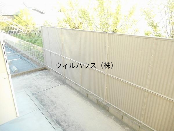 バルコニー　専用庭付き！