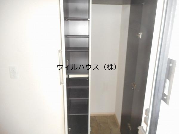 玄関　下駄箱付き！