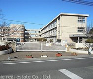 小学校　平岡小学校（小学校）まで2236m