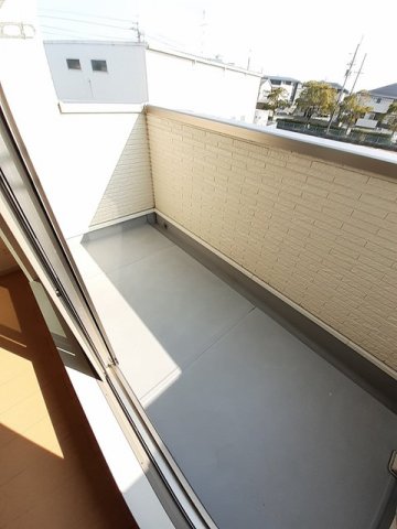 バルコニー　外からの目が気にならないバルコニーで洗濯物が干せます