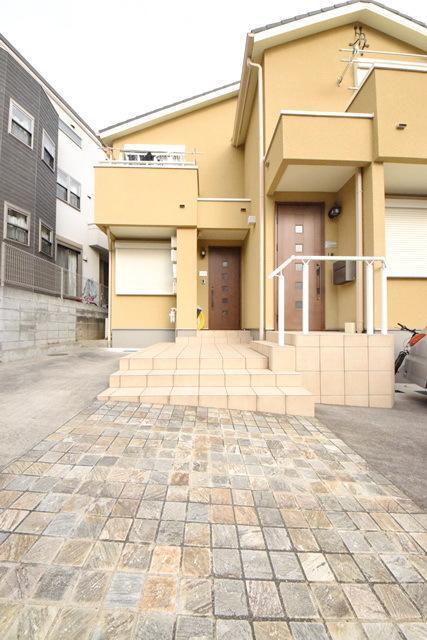 ロビー　三ツ境駅徒歩１０分です