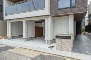 エントランス　エントランス