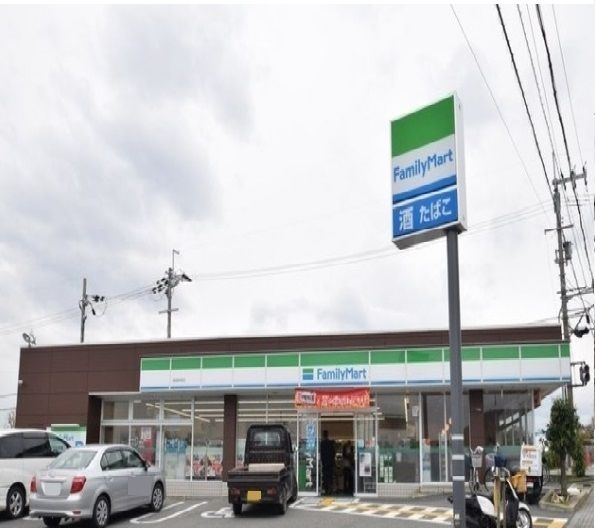 コンビニ　ファミリーマート箕面新稲店（コンビニ）まで500m