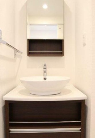 洗面設備　写真は同タイプ住居です。
