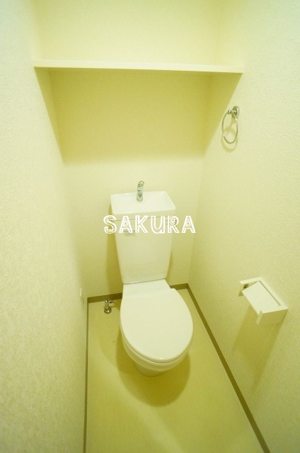 トイレ　落ち着いた色調のトイレです♪
