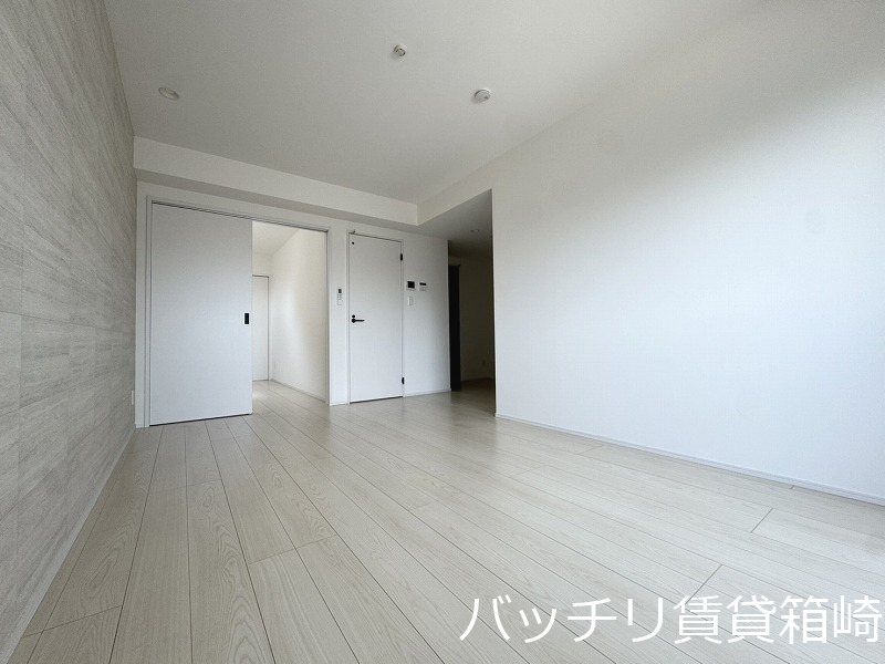 居室・リビング　画像は別号室の為、現況優先です。