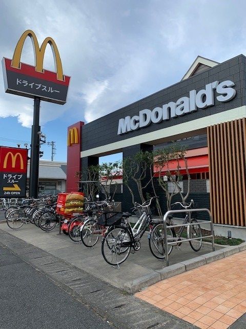 飲食店　マクドナルド青梅河辺店（飲食店）まで500m