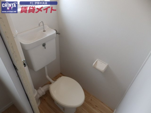 トイレ　同型参考写真